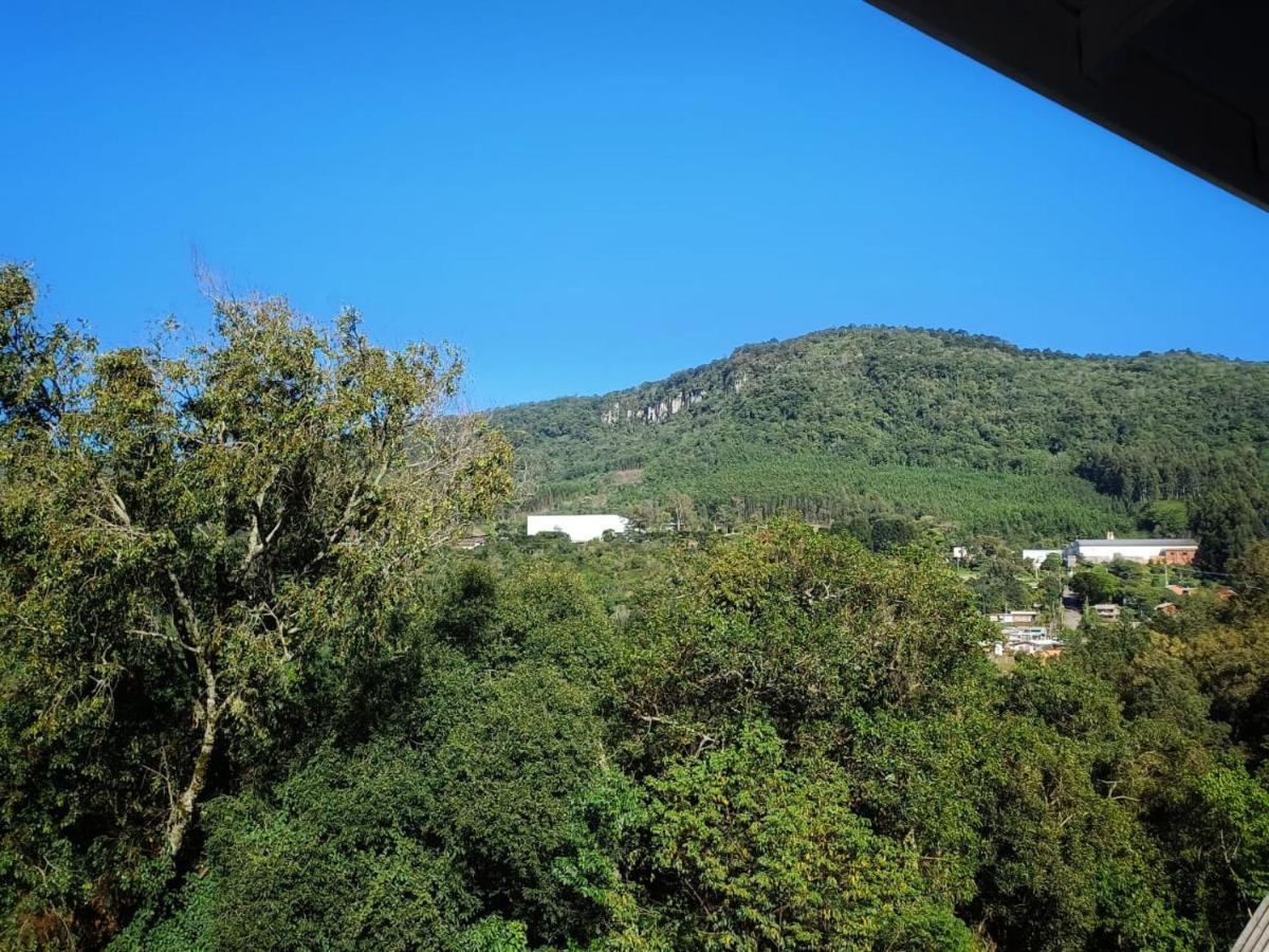 גראמדו Suites Vale Das Montanhas מראה חיצוני תמונה